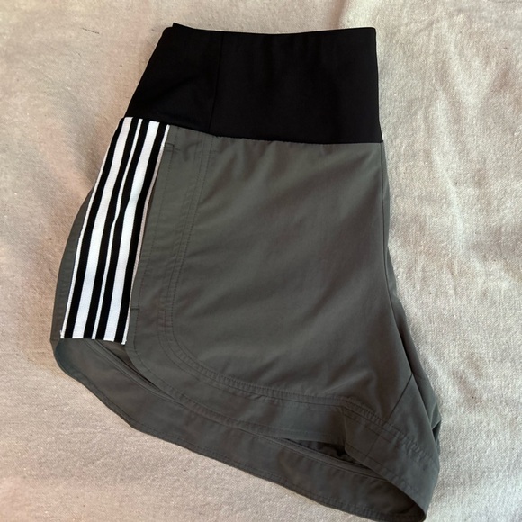 Athleta Ascender Shorts Women's Size 12 side Striped Running Workout Athletic - Picture 5 of 7